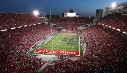 九游在线玩-《Faker谈比赛经验：从新人到千万观众焦点》，faker接受采访